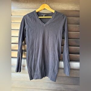 Forever 21 Black Long Sleeve V Neck Sweater Medium Cuff Buttons